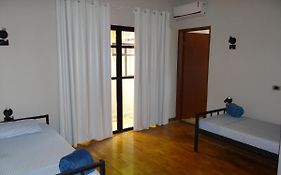 Vhostel
